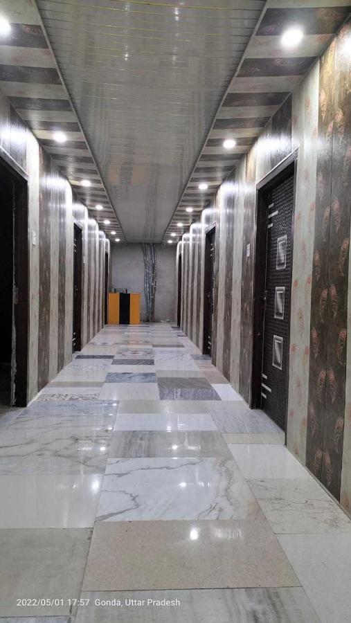 Oyo Mosaic Hotel And Restaurant Gonda Bagian luar foto