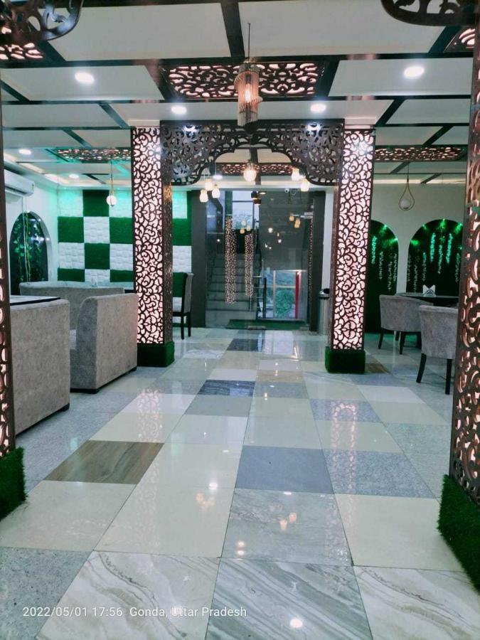 Oyo Mosaic Hotel And Restaurant Gonda Bagian luar foto