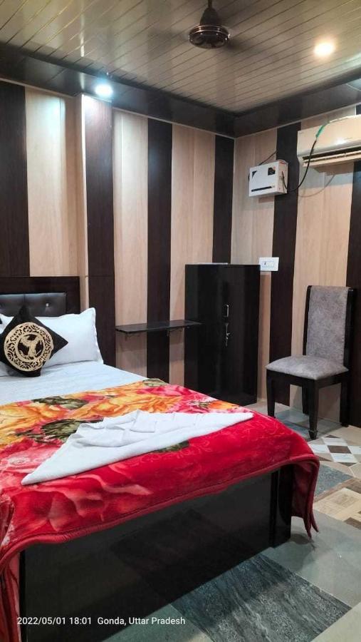 Oyo Mosaic Hotel And Restaurant Gonda Bagian luar foto
