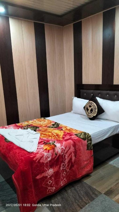 Oyo Mosaic Hotel And Restaurant Gonda Bagian luar foto